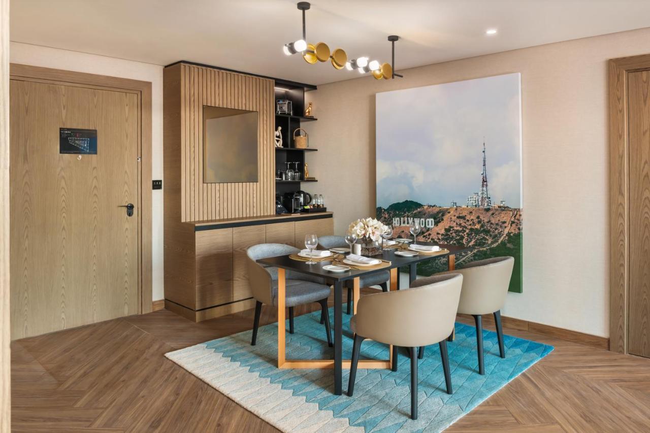 Paramount Hotel Midtown Dubai Eksteriør bilde A dining room